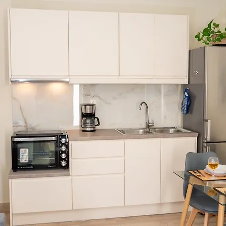 Frank's Place - Private Parking Argostoli (Kefalonia)