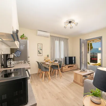 Hébergement de vacances Frank's Place - Private Parking